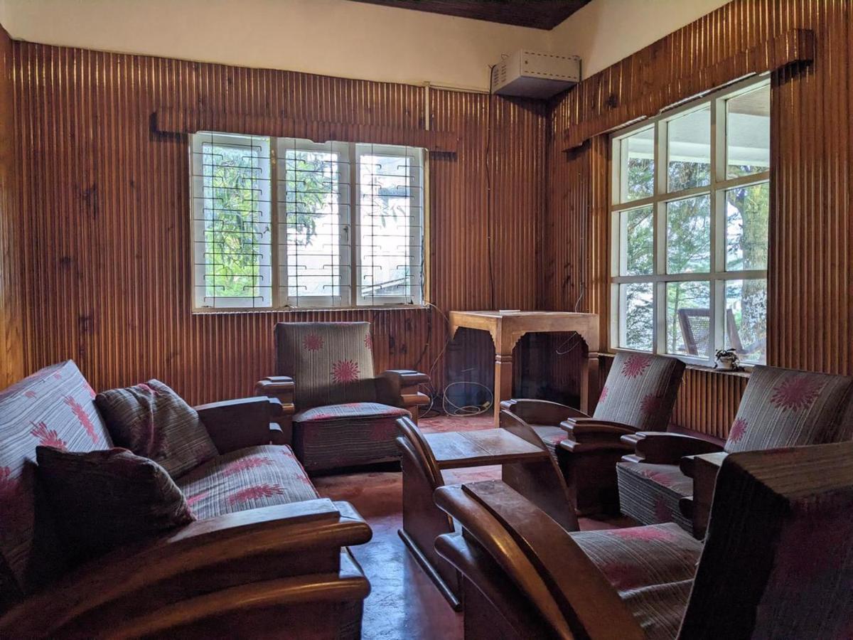 Chilly Croc Hostel Нувара-Элия Экстерьер фото